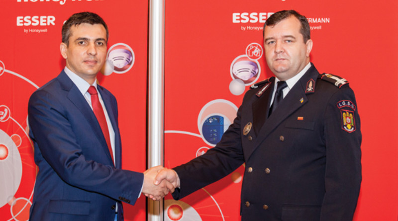 Mihai Brana-Honeywell Life Safety si Lt. Col Ing. Benone Gabriel Duduc
