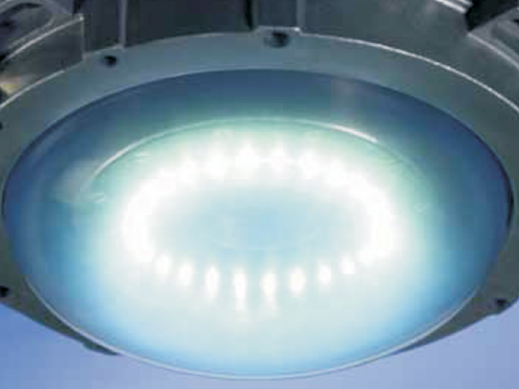 Aparat de iluminat suspendat, cu insertie de LED-uri de mare performanta