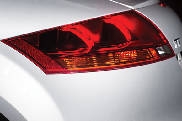 audi-tt-oled-side-closeup